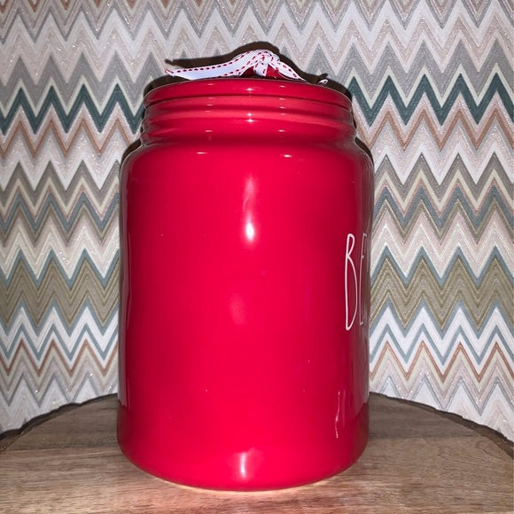 2019 Rae Dunn Valentine’s Be Mine Red Canister - Picture 2 of 4